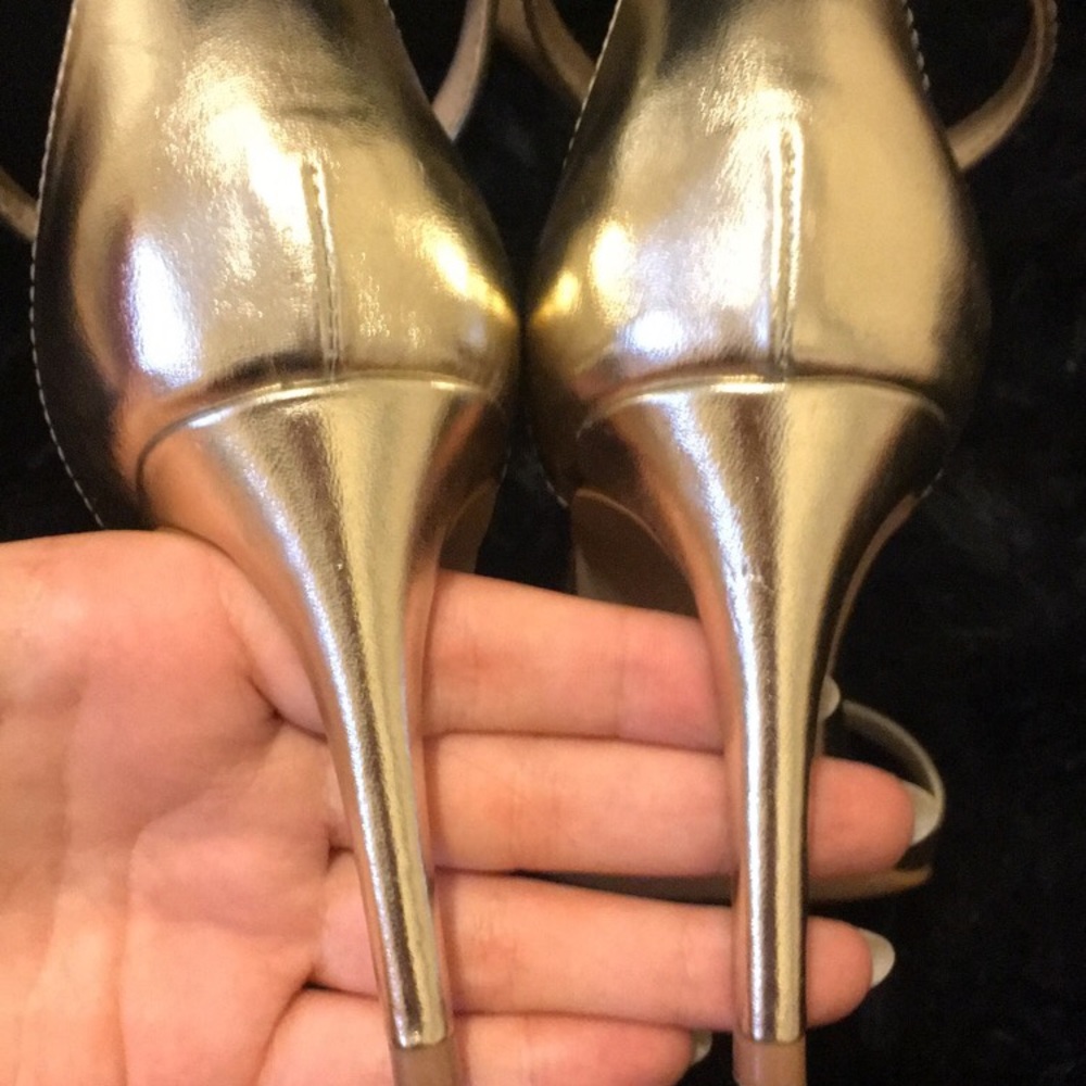 Sandals - Picture 3 of 4